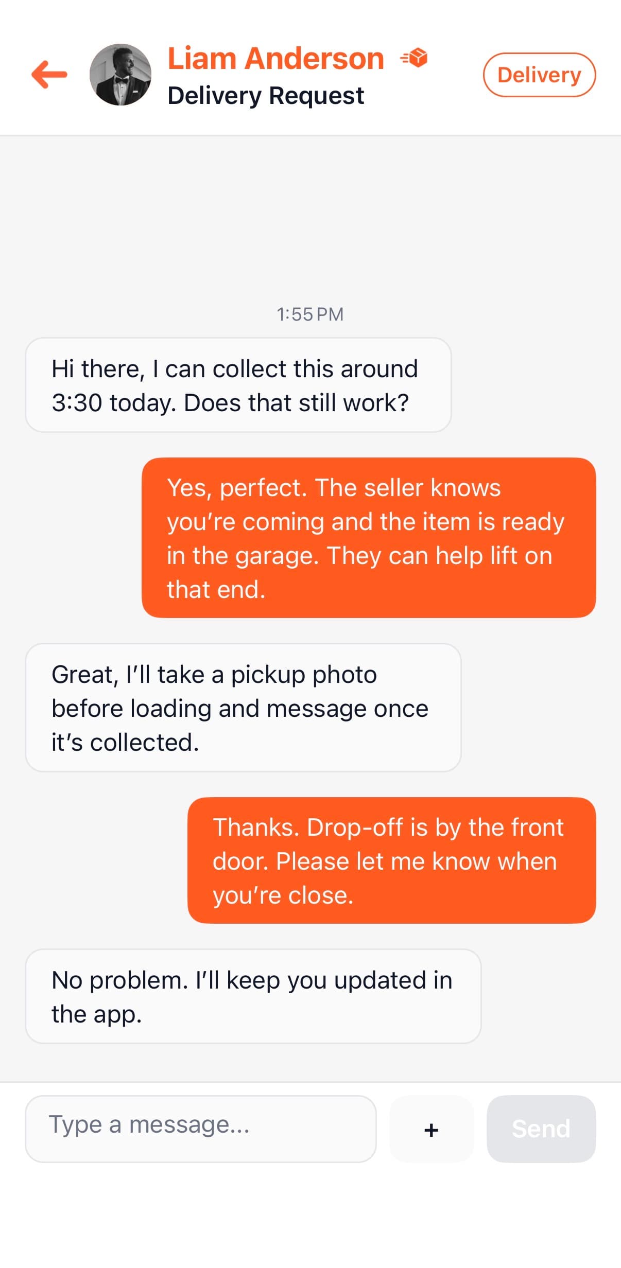 Chatting in the SENDIT app to coordinate a delivery